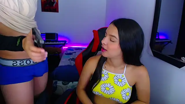 jessi and boy online show from 10, 11, 2025