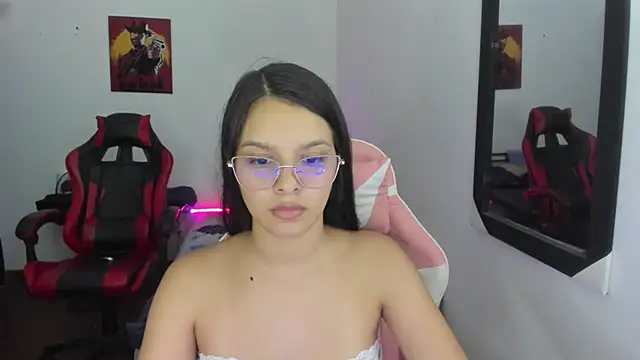 jessi and boy online show from 18, 12, 2025