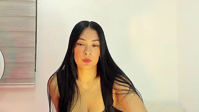 bella hadid1  online show from 4, 3, 2026