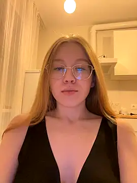 Eva Weyne online show from 26, 10, 2025