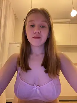 Snapshot of Eva_Weyne chatting on 23, 4, 2026 Eva Weyne online show from 23, 4, 2026