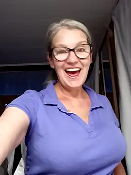 irinamaux online show from 10, 9, 2025