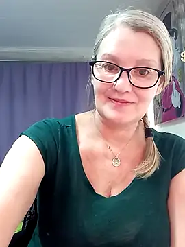 irinamaux online show from 4, 3, 2026