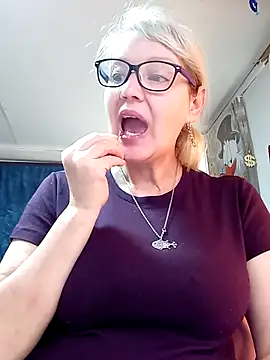 irinamaux online show from 3, 5, 2026