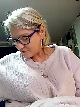 irinamaux online show from 10, 5, 2026