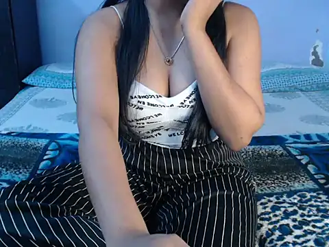 Snapshot of Freya_nia chatting on 6, 1, 2025 Freya nia online show from 6, 1, 2025
