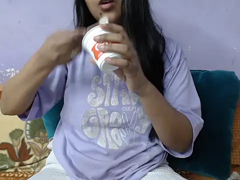 Freya nia online show from 27, 11, 2025