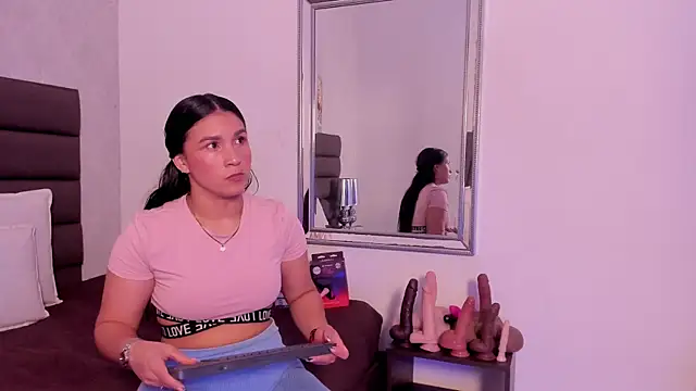 Snapshot of Sofi_Perez_ chatting on 12, 9, 2025 Sofi Perez online show from 12, 9, 2025