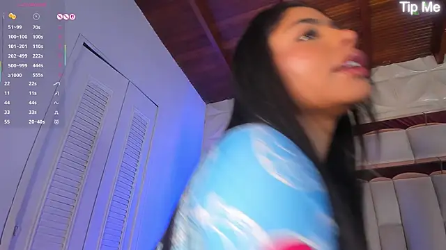 nicole cooper   online show from 30, 10, 2025