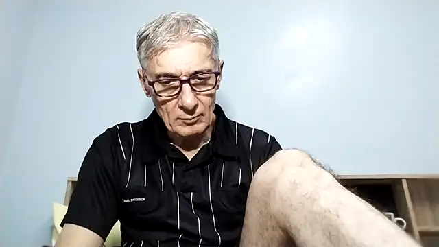 Snapshot of BIGUNCUTHARDCOCK chatting on 10, 9, 2025 BIGUNCUTHARDCOCK online show from 10, 9, 2025