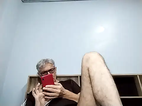 Snapshot of BIGUNCUTHARDCOCK chatting on 17, 9, 2025 BIGUNCUTHARDCOCK online show from 17, 9, 2025