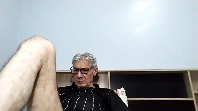 Snapshot of BIGUNCUTHARDCOCK chatting on 19, 9, 2025 BIGUNCUTHARDCOCK online show from 19, 9, 2025