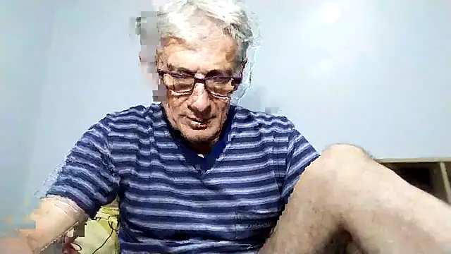 Snapshot of BIGUNCUTHARDCOCK chatting on 25, 9, 2025 BIGUNCUTHARDCOCK online show from 25, 9, 2025