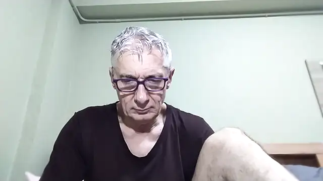 Snapshot of BIGUNCUTHARDCOCK chatting on 10, 10, 2025 BIGUNCUTHARDCOCK online show from 10, 10, 2025