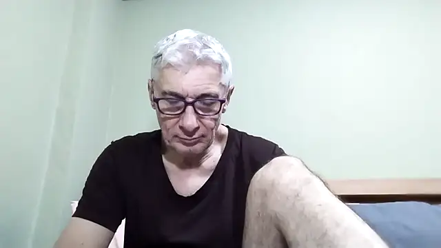 Snapshot of BIGUNCUTHARDCOCK chatting on 14, 10, 2025 BIGUNCUTHARDCOCK online show from 14, 10, 2025