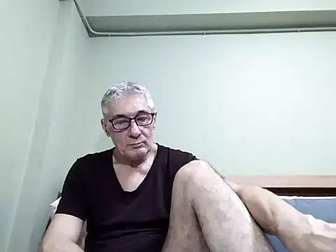 Snapshot of BIGUNCUTHARDCOCK chatting on 15, 10, 2025 BIGUNCUTHARDCOCK online show from 15, 10, 2025