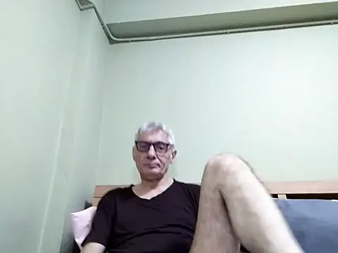 Snapshot of BIGUNCUTHARDCOCK chatting on 16, 10, 2025 BIGUNCUTHARDCOCK online show from 16, 10, 2025