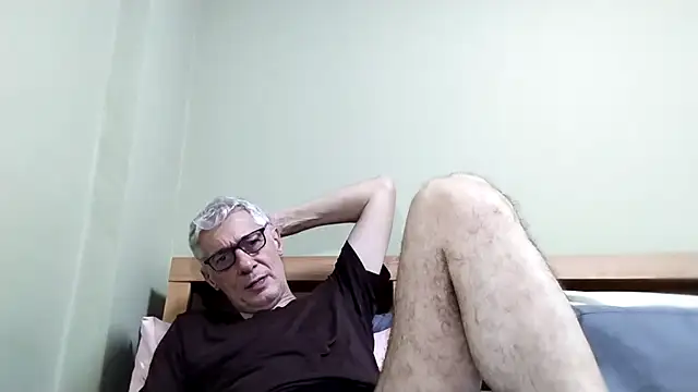 Snapshot of BIGUNCUTHARDCOCK chatting on 25, 10, 2025 BIGUNCUTHARDCOCK online show from 25, 10, 2025