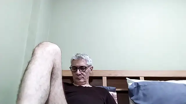 Snapshot of BIGUNCUTHARDCOCK chatting on 30, 10, 2025 BIGUNCUTHARDCOCK online show from 30, 10, 2025