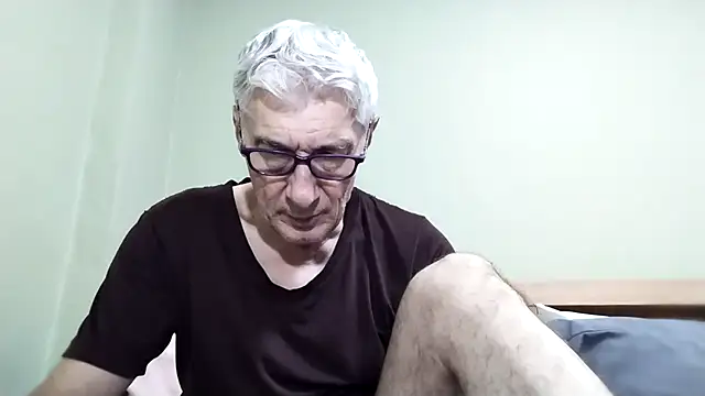 Snapshot of BIGUNCUTHARDCOCK chatting on 31, 10, 2025 BIGUNCUTHARDCOCK online show from 31, 10, 2025