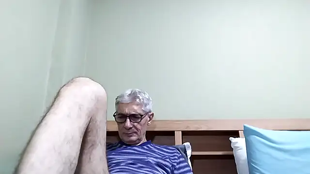 Snapshot of BIGUNCUTHARDCOCK chatting on 5, 11, 2025 BIGUNCUTHARDCOCK online show from 5, 11, 2025