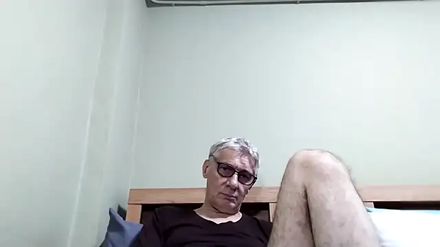 Snapshot of BIGUNCUTHARDCOCK chatting on 8, 11, 2025 BIGUNCUTHARDCOCK online show from 8, 11, 2025