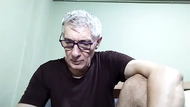 Snapshot of BIGUNCUTHARDCOCK chatting on 21, 11, 2025 BIGUNCUTHARDCOCK online show from 21, 11, 2025