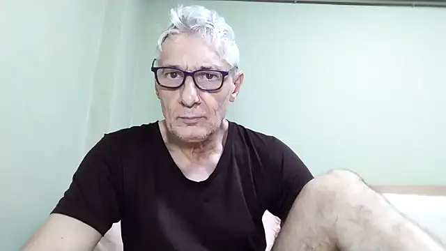 Snapshot of BIGUNCUTHARDCOCK chatting on 18, 12, 2025 BIGUNCUTHARDCOCK online show from 18, 12, 2025