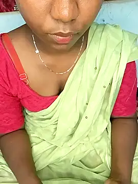 Snapshot of tamilachi4u chatting on 4, 1, 2025 tamilachi4u online show from 4, 1, 2025