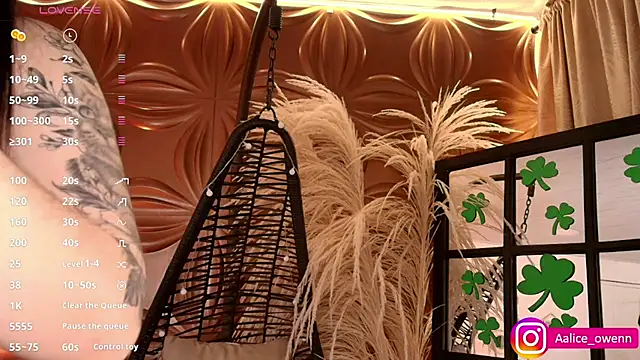 Snapshot of Aliceowenn chatting on 16, 3, 2025 Aliceowenn online show from 16, 3, 2025