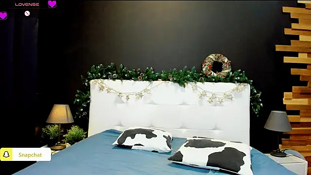 Snapshot of Julianna_Jami chatting on 12, 12, 2024 Julianna Jami online show from 12, 12, 2024