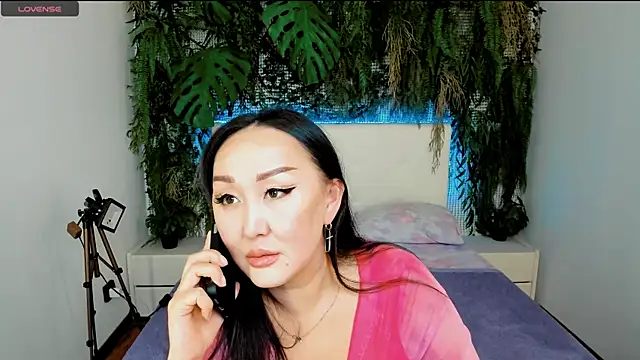 Snapshot of Julianna_Jami chatting on 9, 11, 2025 Julianna Jami online show from 9, 11, 2025