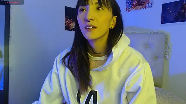 Sakura and yuki online show from 8, 1, 2025
