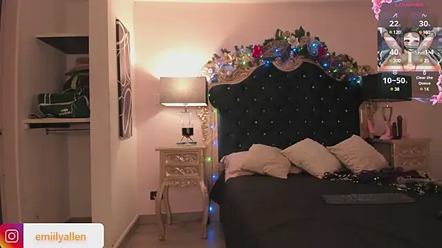 Snapshot of EmilyAllen_ chatting on 20, 12, 2024 EmilyAllen online show from 20, 12, 2024