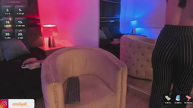 Snapshot of EmilyAllen_ chatting on 1, 3, 2025 EmilyAllen online show from 1, 3, 2025