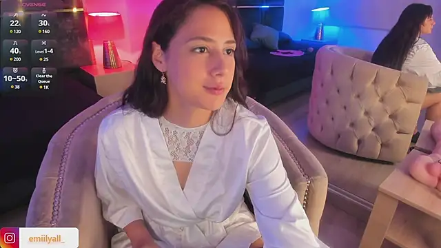 Snapshot of EmilyAllen_ chatting on 2, 3, 2025 EmilyAllen online show from 2, 3, 2025