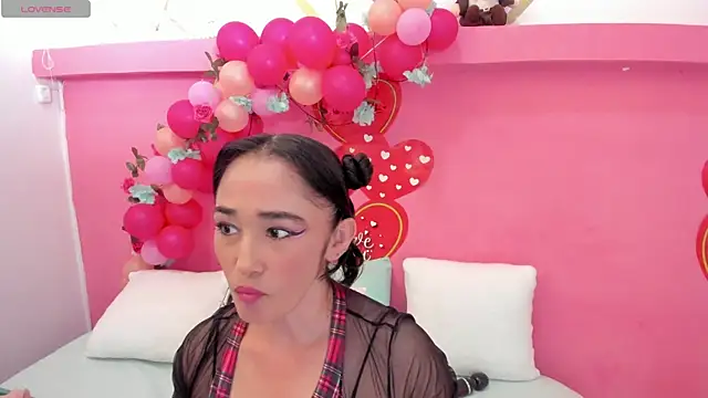 charlotte-11 online show from 25, 9, 2025