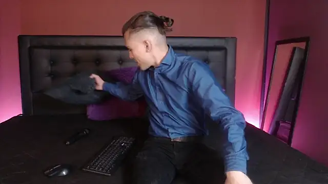  Tattoo Couple online show from 17, 2, 2025