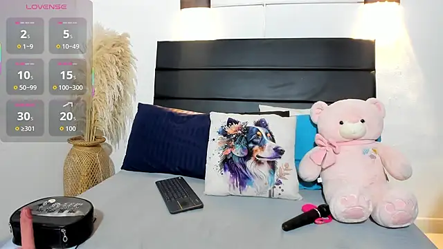 Julieta Coopeer  online show from 16, 2, 2026