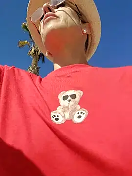 Snapshot of blondyruby chatting on 14, 9, 2025 blondyruby online show from 14, 9, 2025