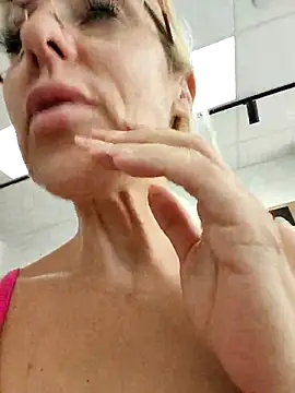 Snapshot of blondyruby chatting on 3, 6, 2026 blondyruby online show from 3, 6, 2026