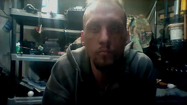 Snapshot of Aaronbp chatting on 17, 11, 2025 Aaronbp online show from 17, 11, 2025