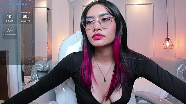 AzuraKindong online show from 5, 3, 2025