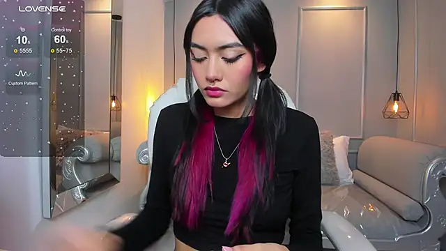 AzuraKindong online show from 2, 12, 2025