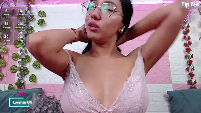 AnyaFloyd69 online show from 7, 3, 2025