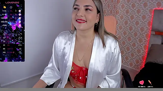 Snapshot of pervert_milf04 chatting on 8, 2, 2025 pervert milf04 online show from 8, 2, 2025