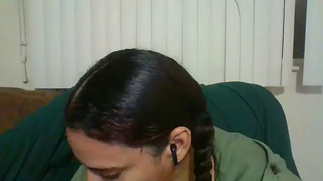 Snapshot of ExoticVibes69 chatting on 21, 10, 2025 ExoticVibes69 online show from 21, 10, 2025