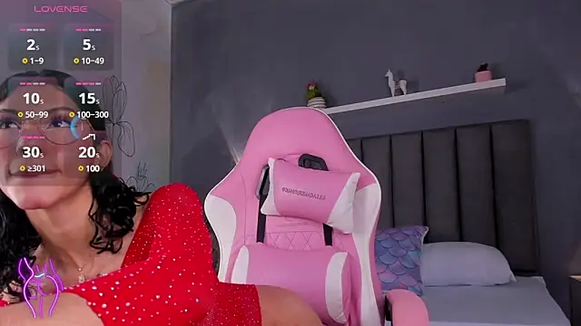 Snapshot of atenea_jones chatting on 14, 2, 2025 atenea jones online show from 14, 2, 2025