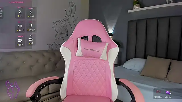 Snapshot of atenea_jones chatting on 18, 11, 2025 atenea jones online show from 18, 11, 2025