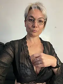 Snapshot of marinella07 chatting on 12, 6, 2026 marinella07 online show from 12, 6, 2026